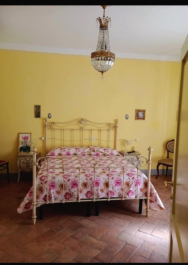 Appartamento Di Lusso In Borgo Storico Toscano Биббьена Экстерьер фото